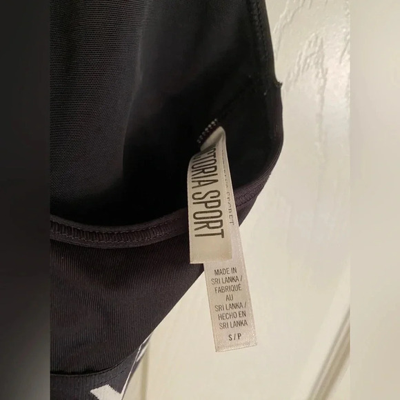 Victoria’s Secret sports bra small - Picture 4 of 4